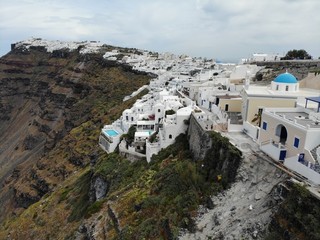 Naklejka premium Fira Santorini a vista de Drone