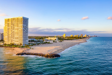 Fototapeta premium Cityscape of Ft. Lauderdale, Florida showing the beach and the city