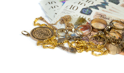 Cash for gold, used gold, old jewellery and coins with UK banknotes. Selling old or broken gold...