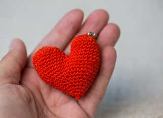 Fototapeta premium knitted red heart