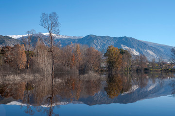 reflejo de la laguna de Padul, Granada