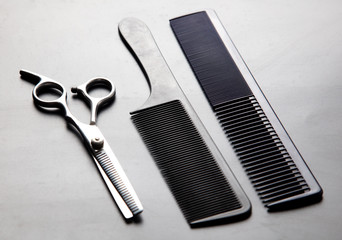 Scissors and combs for cutting hair