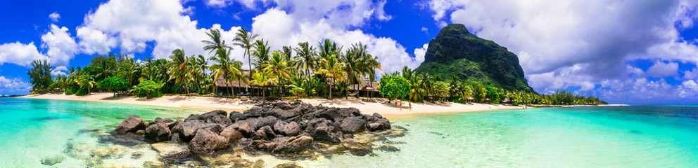 Fototapeten Perfekter tropischer Kurzurlaub - atemberaubende Insel Mauritius mit tollen Stränden und türkisfarbenem Meer, Le Morne © Freesurf