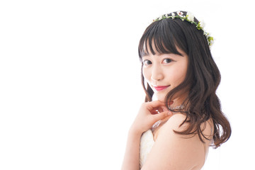 ドレスを着た笑顔の花嫁