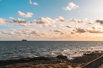 Obraz premium immensity of the sea with a boat