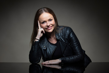 Portrait de femme au bureau 