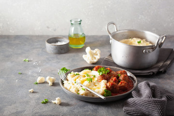 keto paleo diet lunch mashed cauliflower with meatballs