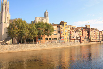 Fototapeta premium Colorful buildings in the gorgeous city of Girona in Catalonia, Spain