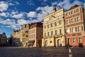 Naklejka premium Old market square with historic tenement houses in Poznan..