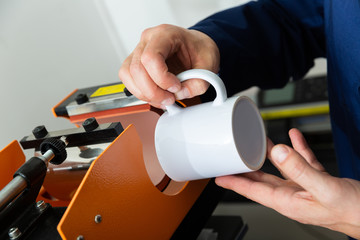 Machine for screen ceramic mug. Heat transfer machine