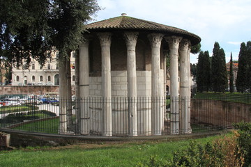 Fototapeta na wymiar tempio di Ercole vincitore roma