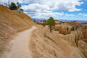 hiking the fairyland loop trail in bryce canyon national park, utah, usa