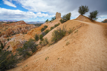 hiking the fairyland loop trail in bryce canyon national park, utah, usa