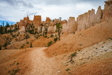 hiking the fairyland loop trail in bryce canyon national park, utah, usa