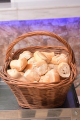 Panes en canasta