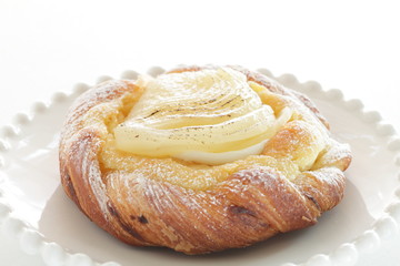 Marinated pear and custard pastry for gourmet dessert