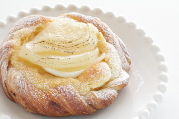 Marinated pear and custard pastry for gourmet dessert