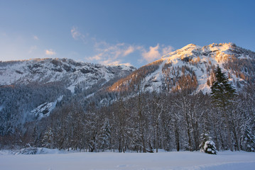 Fototapeta na wymiar winter in the mountains, landscape