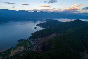 Obraz premium Liangshan prefecture, sichuan province, China: lugu lake