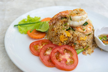 Fried rice with shrimp.