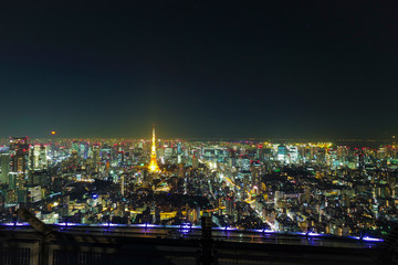 Fototapeta na wymiar ビルの屋上から見る東京の夜景