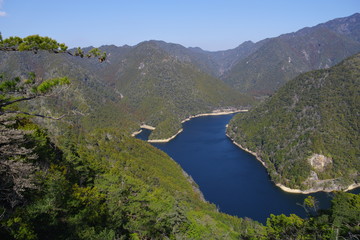 湖が見える風景