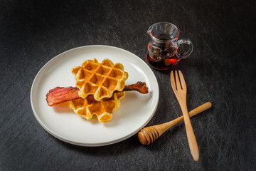 ワッフル Waffles of Dutch, French and Belgian foods