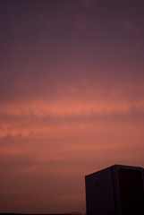 아름다운 색으로 가득찬 저녁 하늘