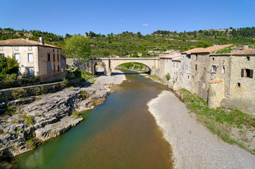 Fototapeta na wymiar Orbieu river in Lagrasse village