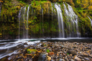 Fototapeta na wymiar Mossbrae Falls in Northern California