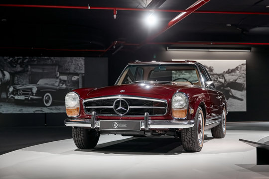 MERCEDES-BENZ 280 SL PAGODA. Retro car. Classic Car exhibition - Heydar Aliyev Center, Baku, Azerbaijan 26,04,2017