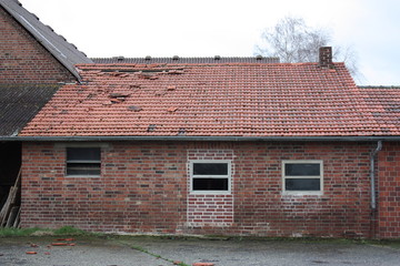 Dachbeschädigung nach Orkan Sabine