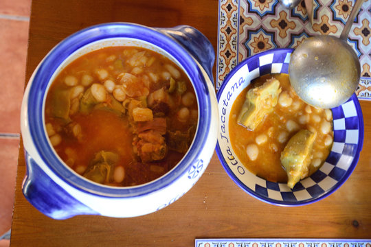 Jacetana traditional pot in a restaurant, Santa Cruz de la Seros. Huesca, Aragon, Spain