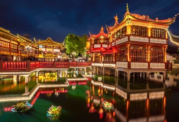 Fotobehang beautiful shanghai yuyuan garden at night © anekoho