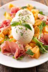 mozzarella, melon, prosciutto ham and lettuce