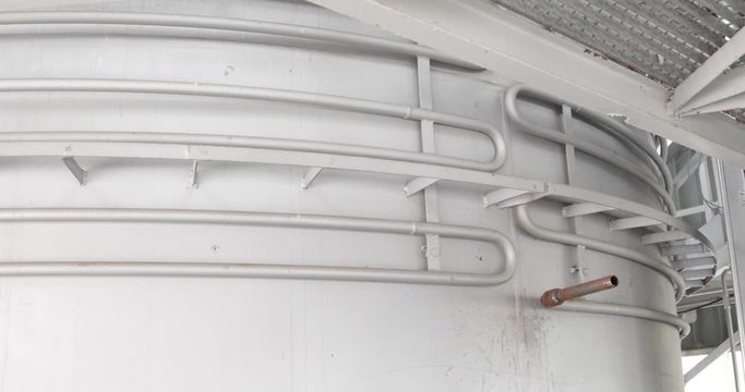 Serpentina di raffreddamento per serbatoio di un impianto di refrigerazione a cascata di azoto liquido.