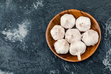 a plate of garlic. kitchen concept