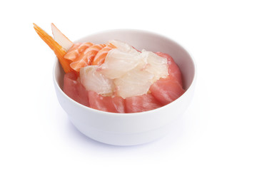 sashimi, chirachi thon, saumon, dorade, crevette