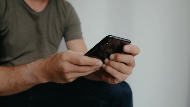 Tippen auf dem Handy