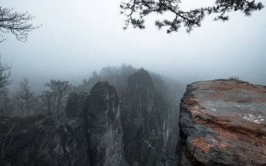 Wanderung zur Bastei im Nebel Sächsische Schweiz 