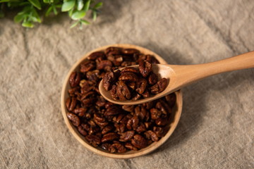 Walnut is a kind of nut food, it is very nutritious. It can also be used as medicine after grinding in Asia