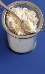Preparation of fermented drink kefir
