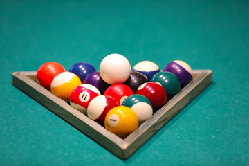 BilliaBilliard balls in a pool table. 
