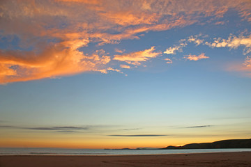 Fototapeta na wymiar Sunset over Newgale Beach, Wales