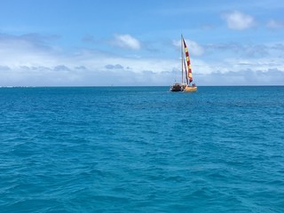 ハワイの海とヨット
