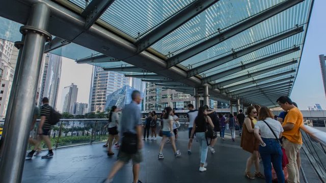 The timelapse of pediatrician during downtown rush hour in Hong Kong