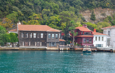Fototapeta na wymiar The waterfront of a residential part of the Beykoz district on the Asian shore of Istanbul, Turkey. Just north of Fatih Sultan Mehmet bridge