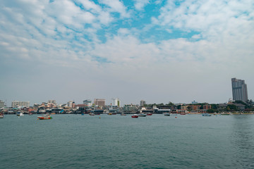 Obraz premium Tourist city on the sea