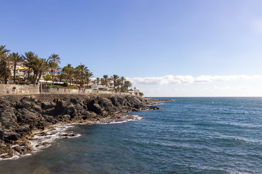 Coastline with rocks at San Agustin