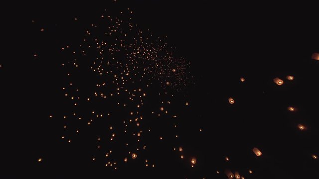Release floating lanterns to the sky , Yipeng Lanna lantern festival.